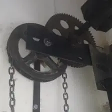 Cadenas y Poleas Cortina Metálica